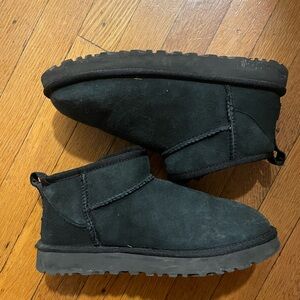 Ultra Mini UGG Size 7